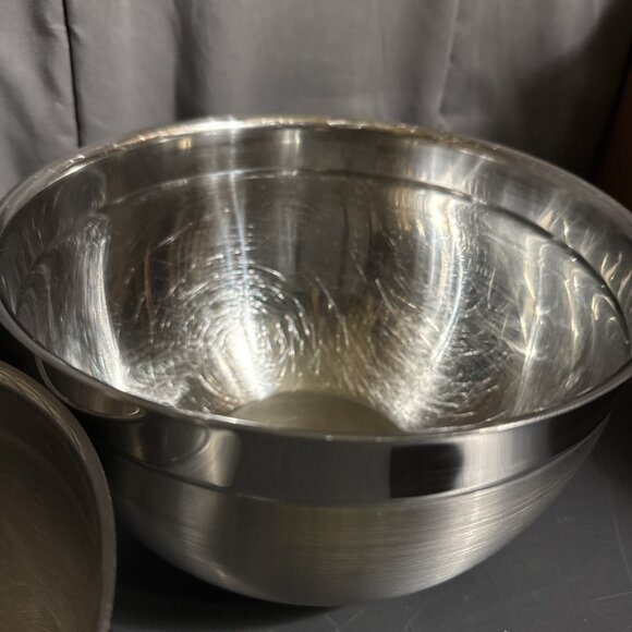 Stainless Steel Mixing Bowls Set Of 2 7.5” & 9.5” - Picture 8 of 15